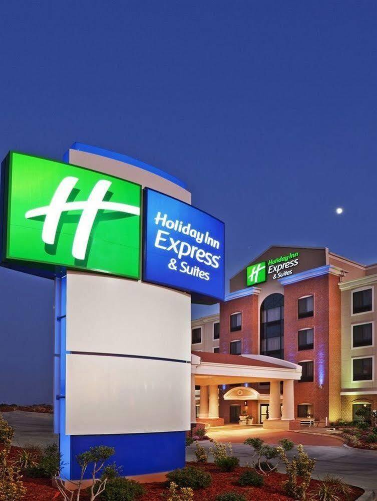 Holiday Inn Express Hotel & Suites Floresville By Ihg Esterno foto